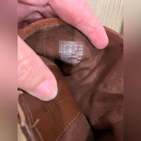 NWOB Clark’s women Camzin suede ankle boots belted boho‎ country details size 8 - Picture 5 of 6